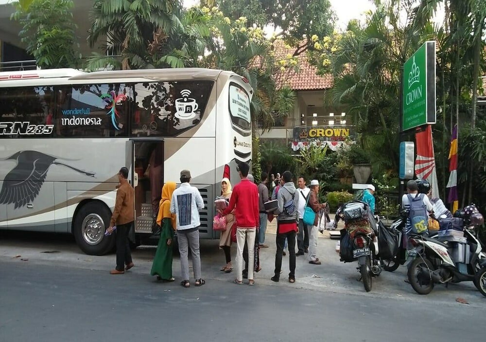 Фото Crown Hotel