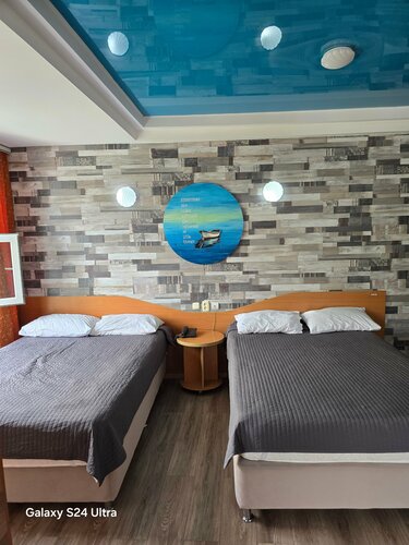 Гостиница Три дельфина в Актау