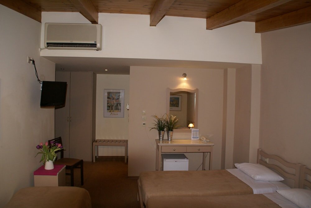 Фото Yria Hotel