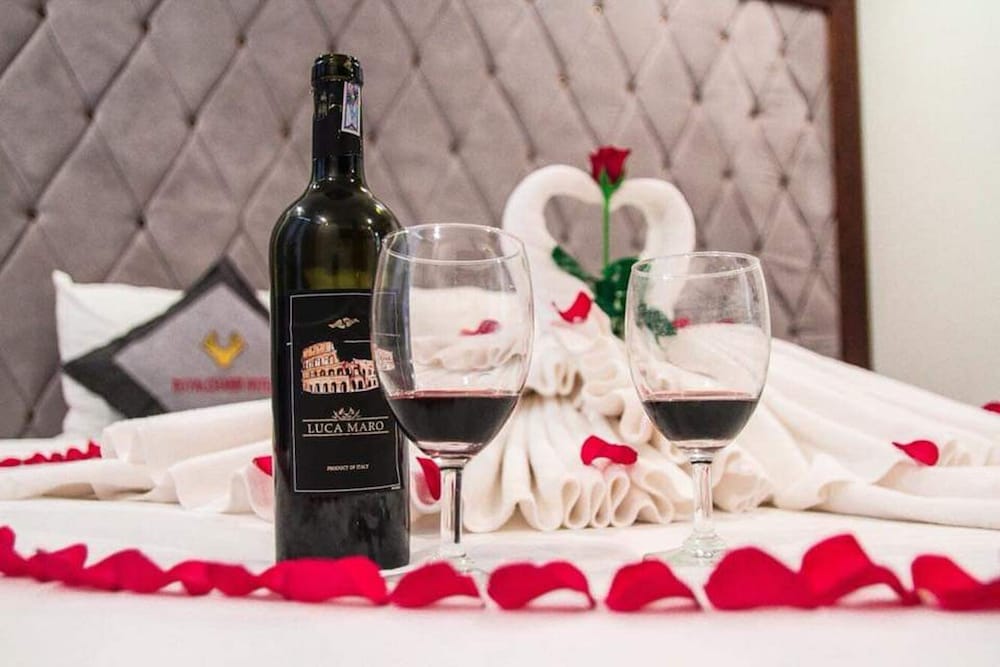 Фото Royal Charm Hotel