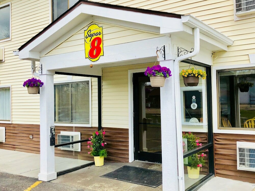 Hotel Super 8 by Wyndham Radcliff Ft. Knox Area, Commonwealth of Kentucky, photo