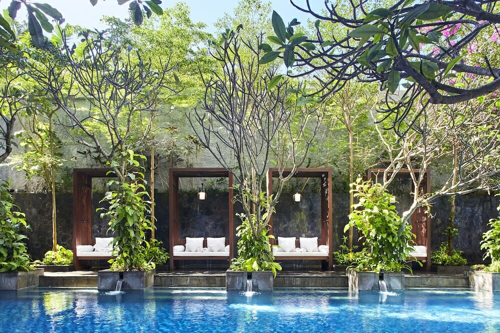 Фото Jambuluwuk Oceano Seminyak Hotel