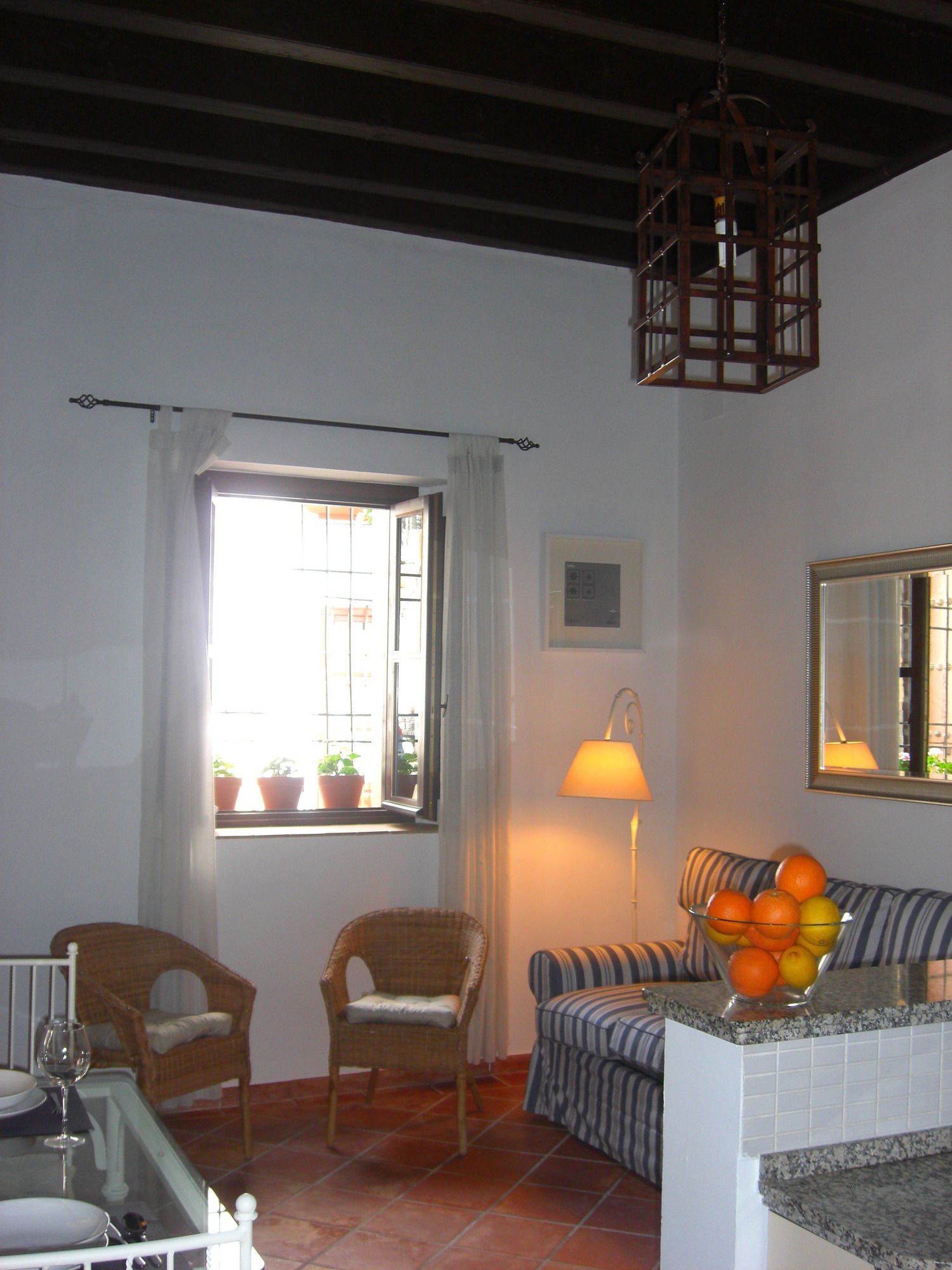 Фото Apartamentos Los Patios de la Juderia