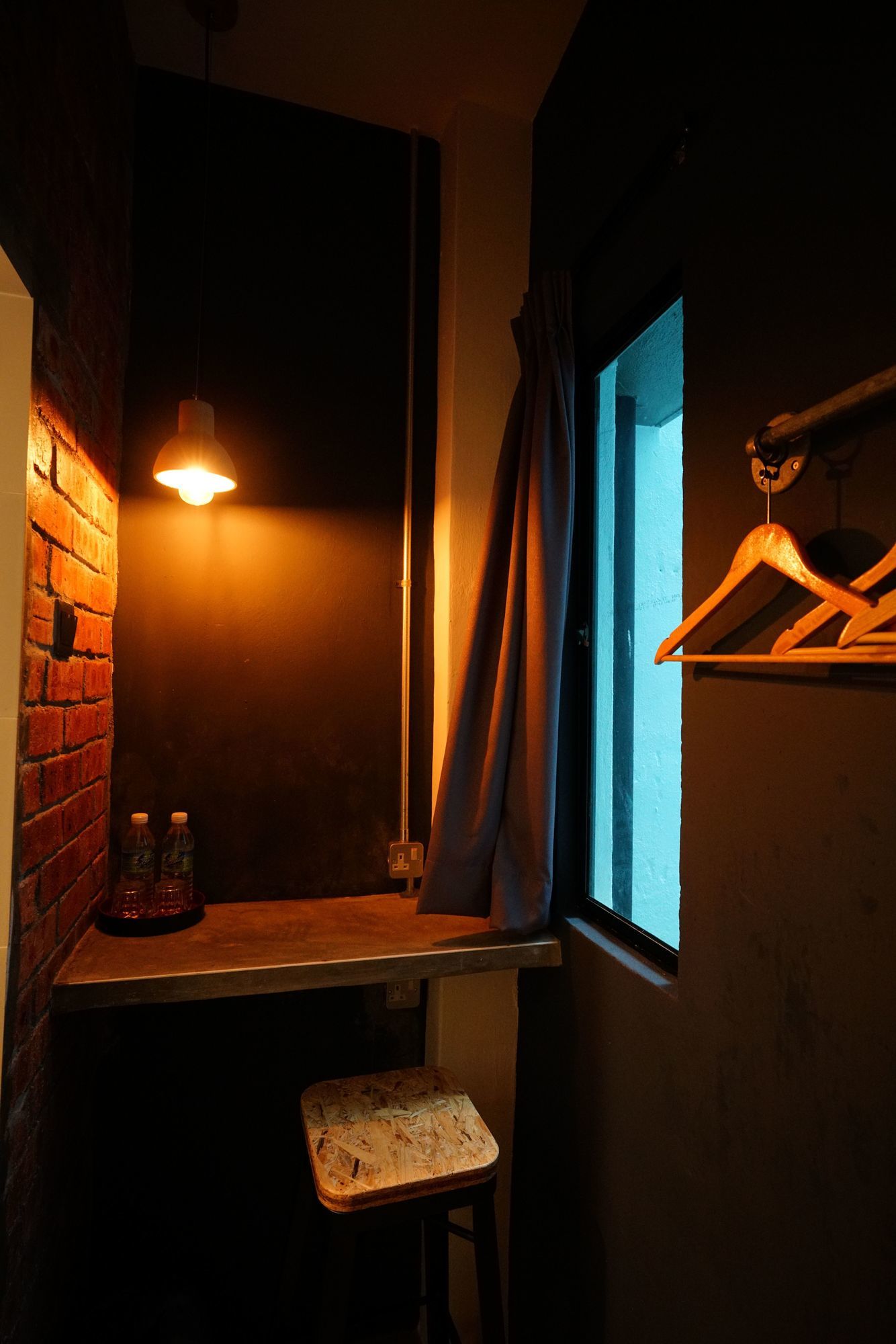 Фото Brick Box Hotel