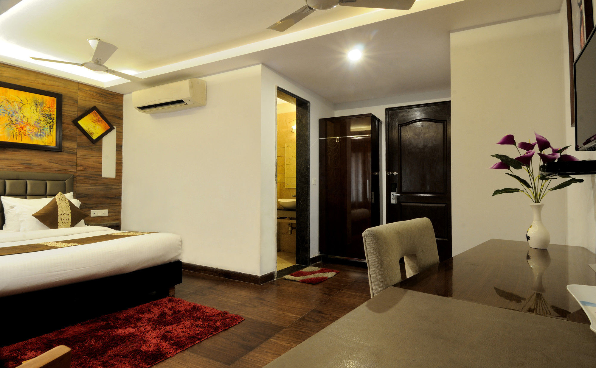 Фото Check In Room Chuna Mandi