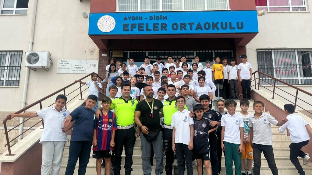 School Didim Efeler Middle School, Didim, photo