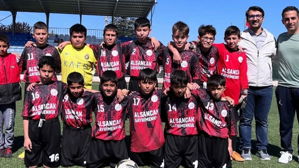 School Akyurt Imam Hatip Secondary School, Ankara, photo