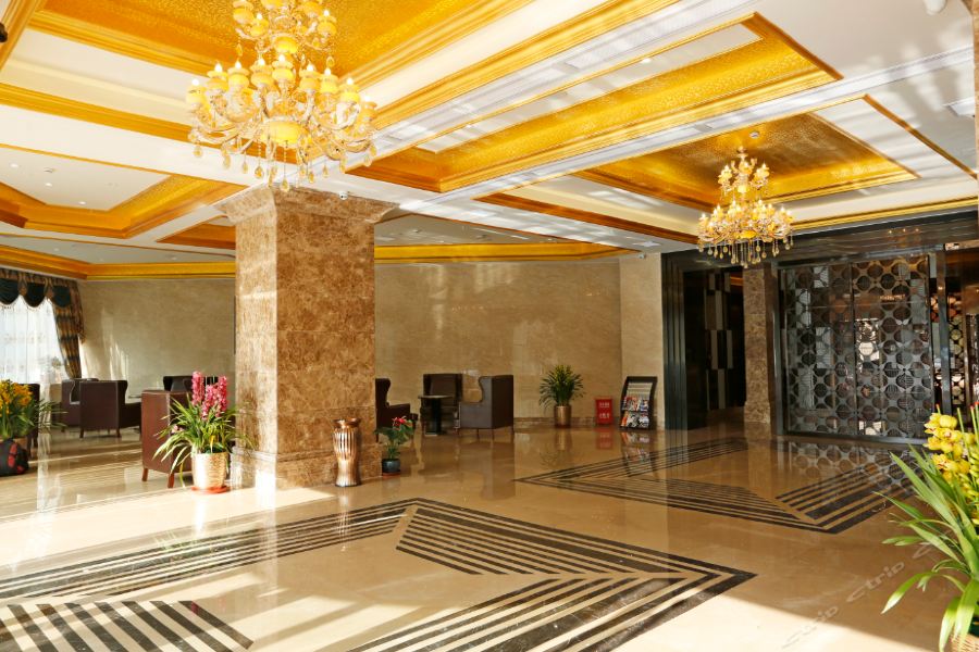 Фото Caifu Holiday Hotel