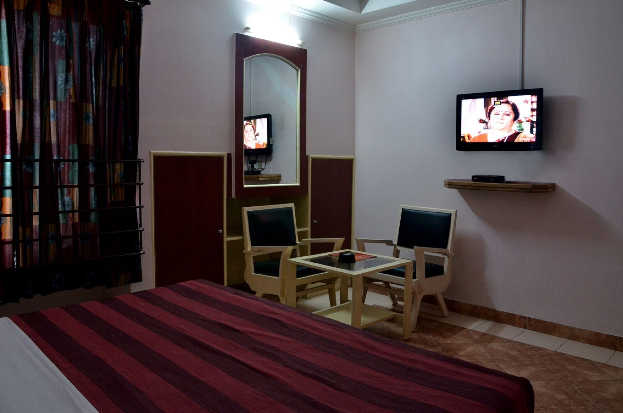 Фото Hotel Pushpak