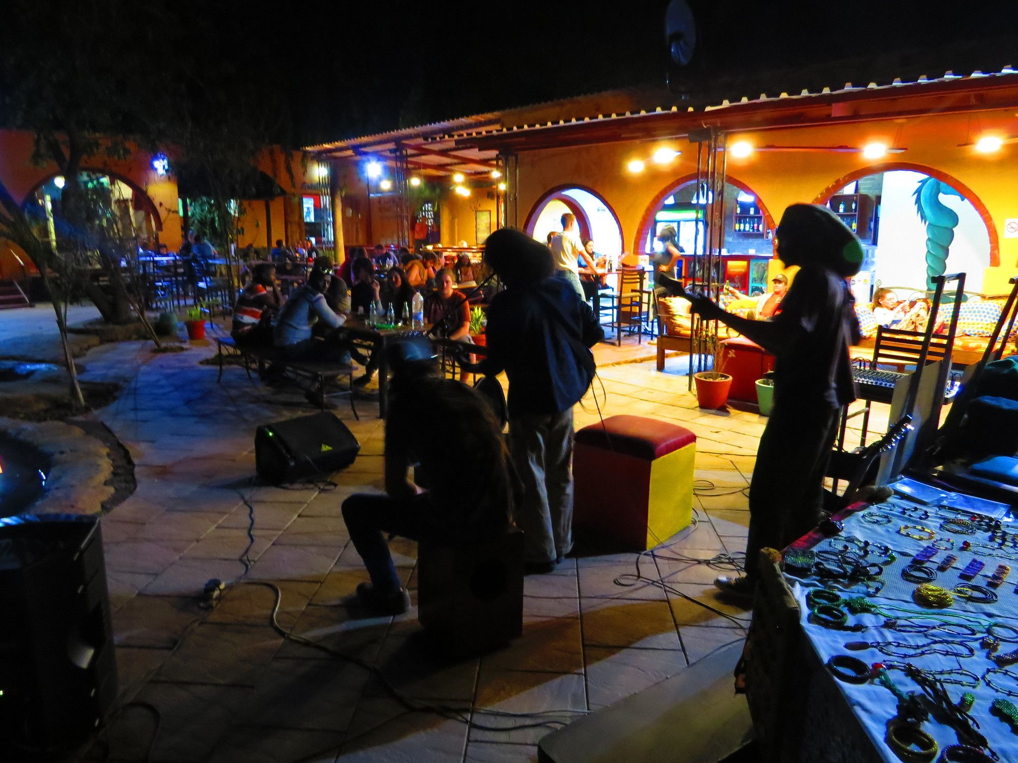 Фото Jollyboys Backpackers