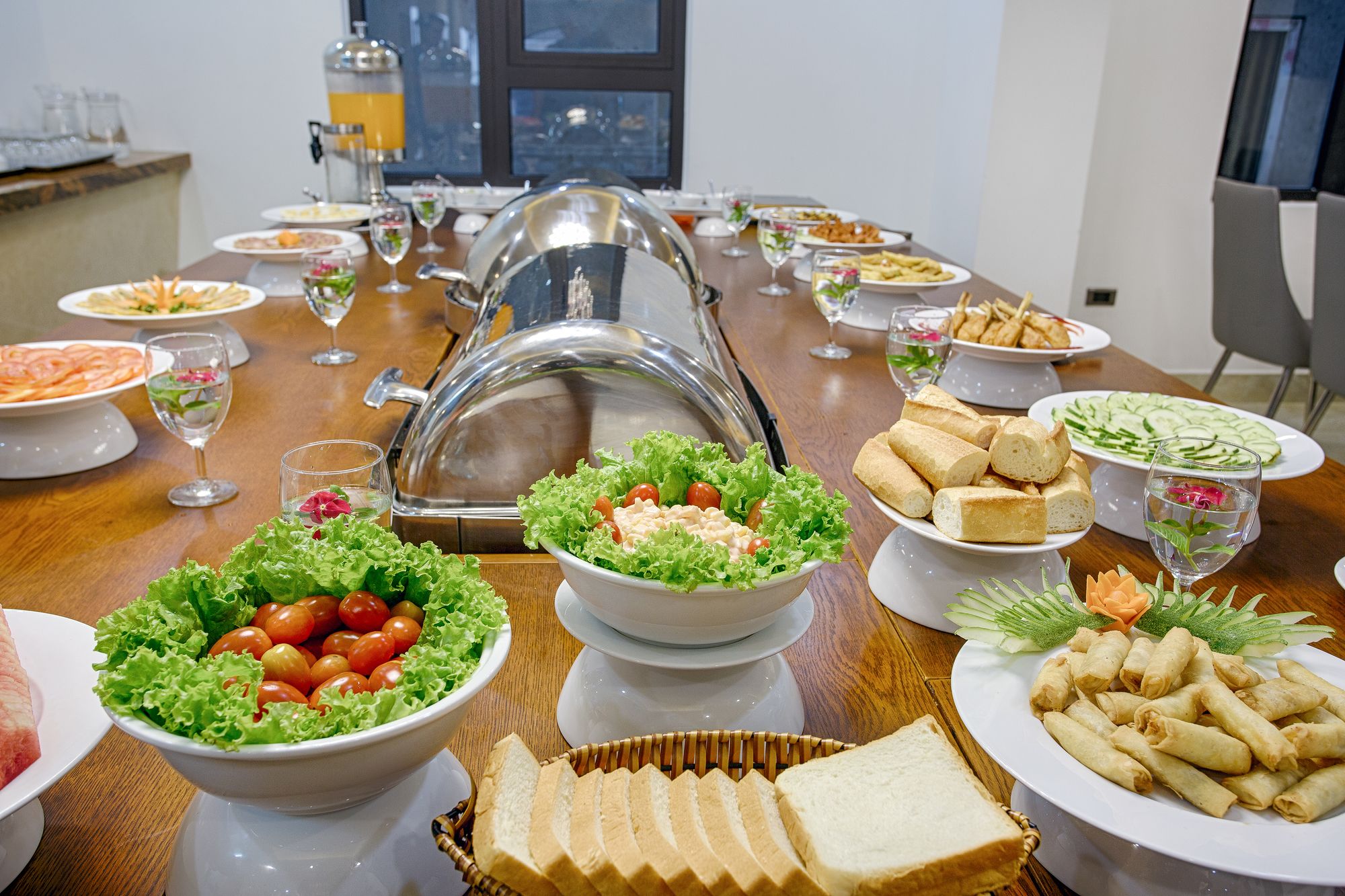 Фото Royal Charm Hotel