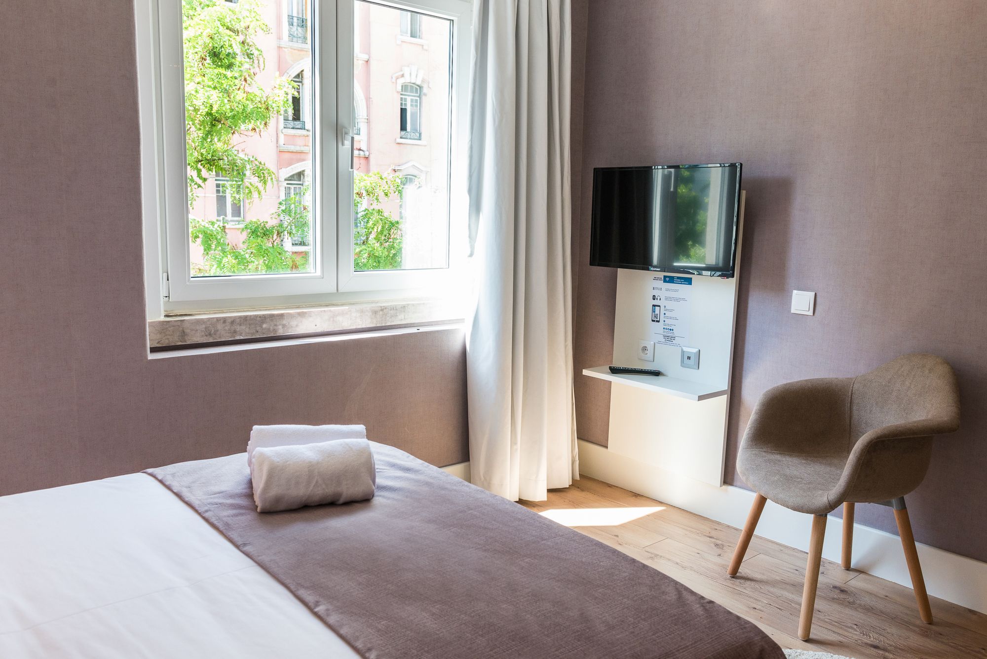 Фото Lx51 Studios & Suites Lisbon Center