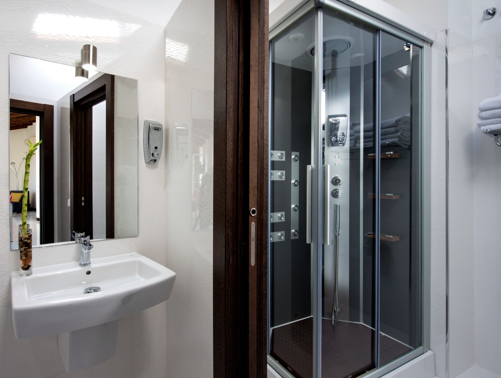 Фото Roisa Suites