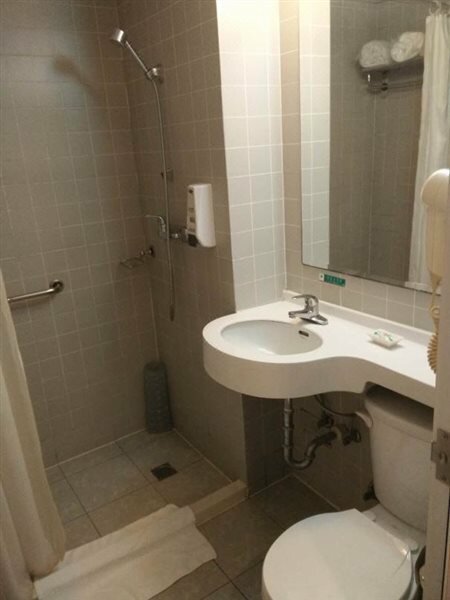 Фото Jinjiang Inn Shanghai Maotai Road Branch