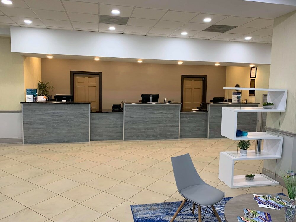 Фото Clarion Hotel Fort Mill Near Amusement Park