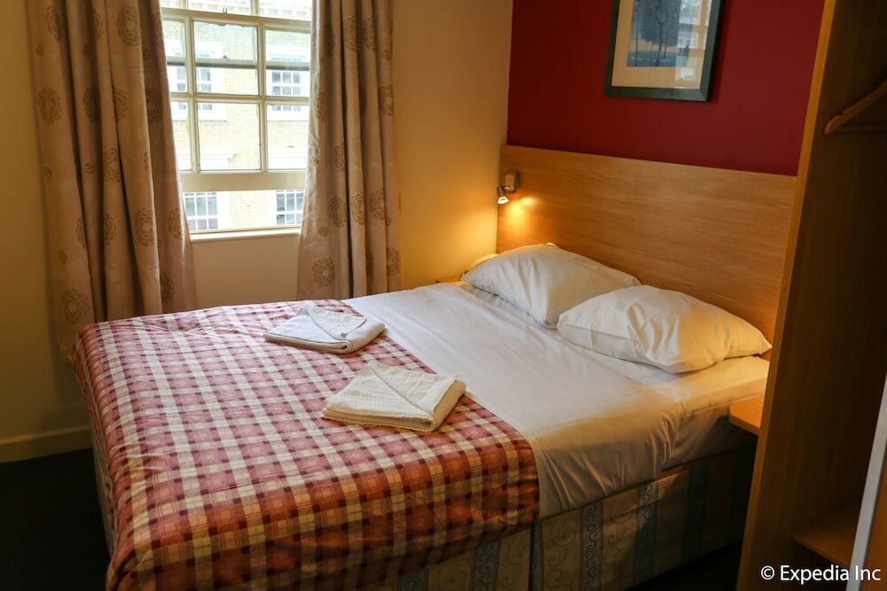 Фото Colliers Hotel