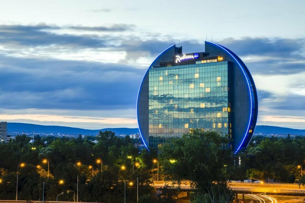 Фото Radisson Blu Hotel, Frankfurt