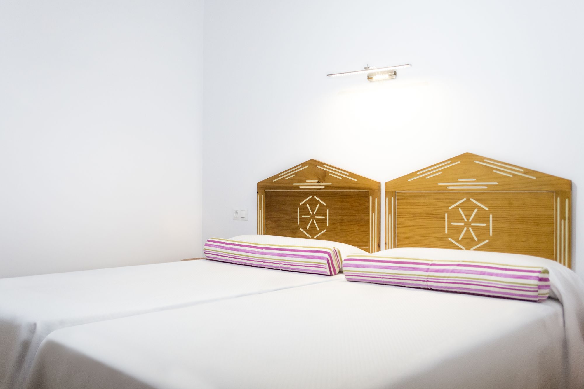 Фото Hostal Alhambra