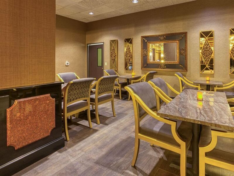 Фото Drury Plaza Hotel New Orleans