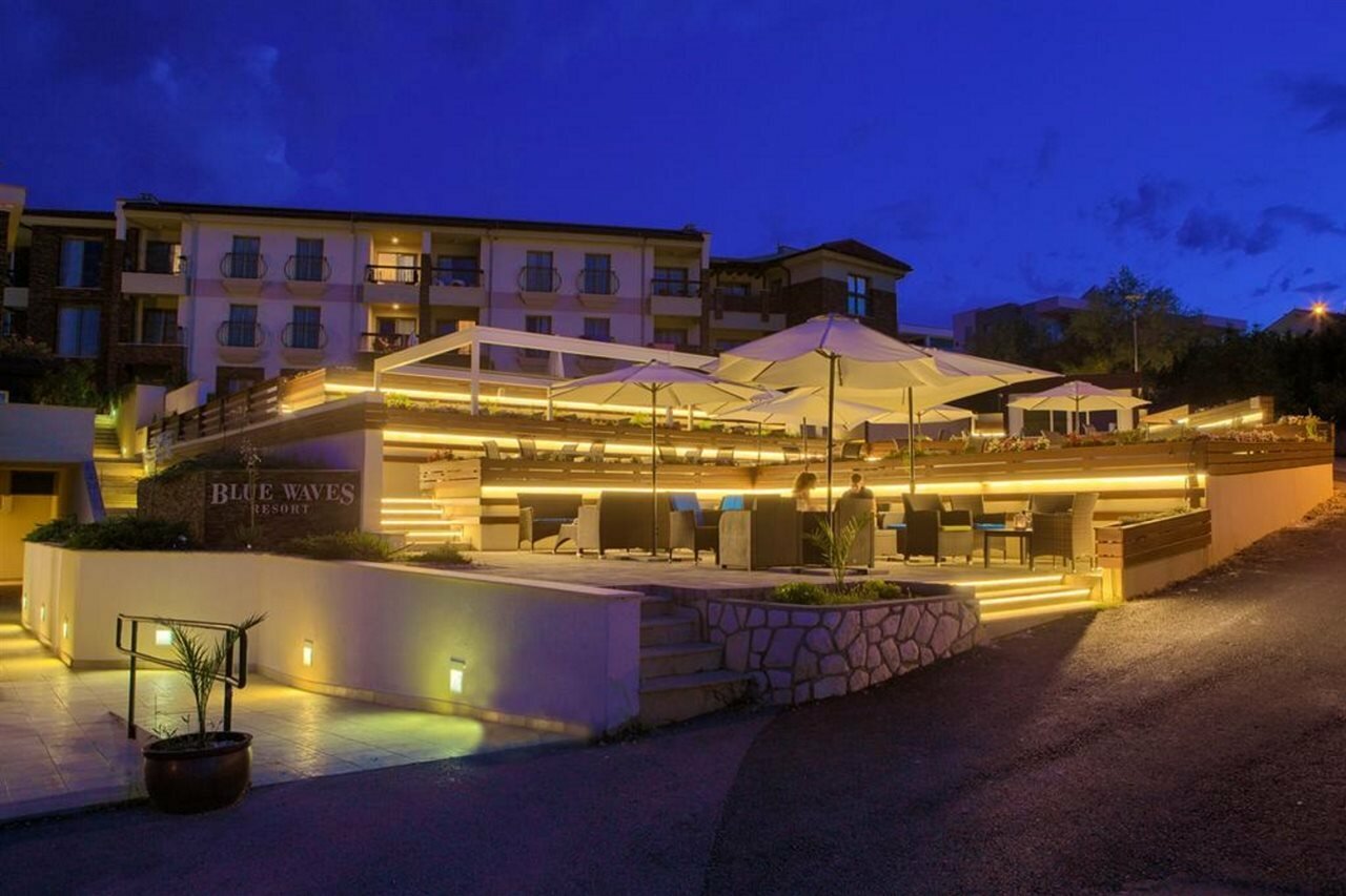 Фото Blue Waves Resort