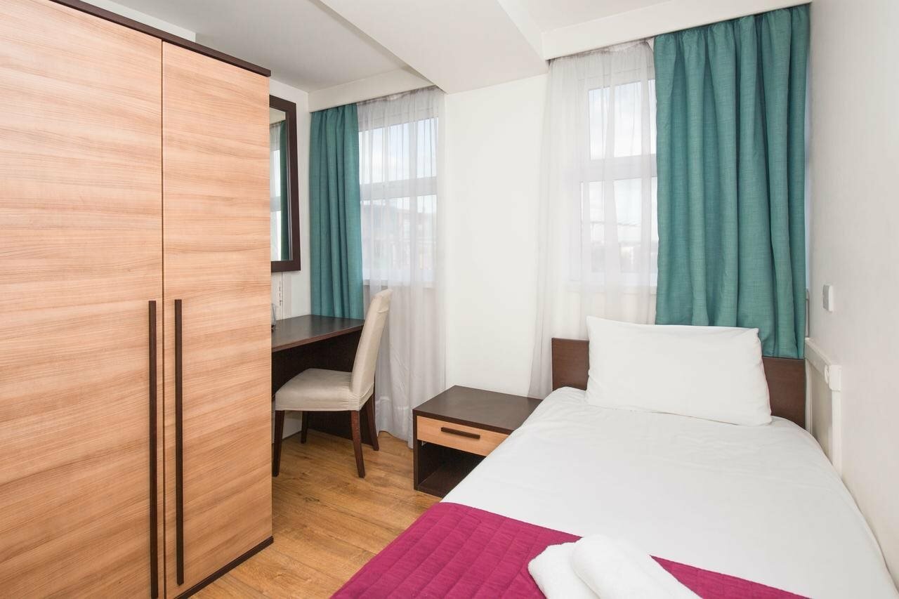 Фото The London Pembury Hotel