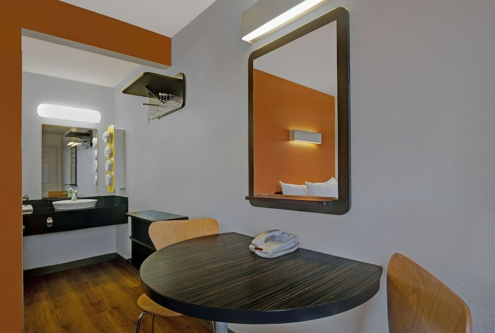 Фото Motel 6 Marina, Ca - Monterey