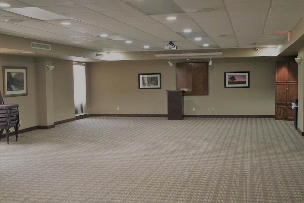 Фото Ardmore Inn & Suites