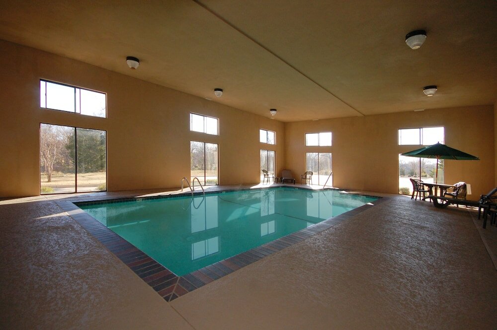 Фото Ardmore Inn & Suites