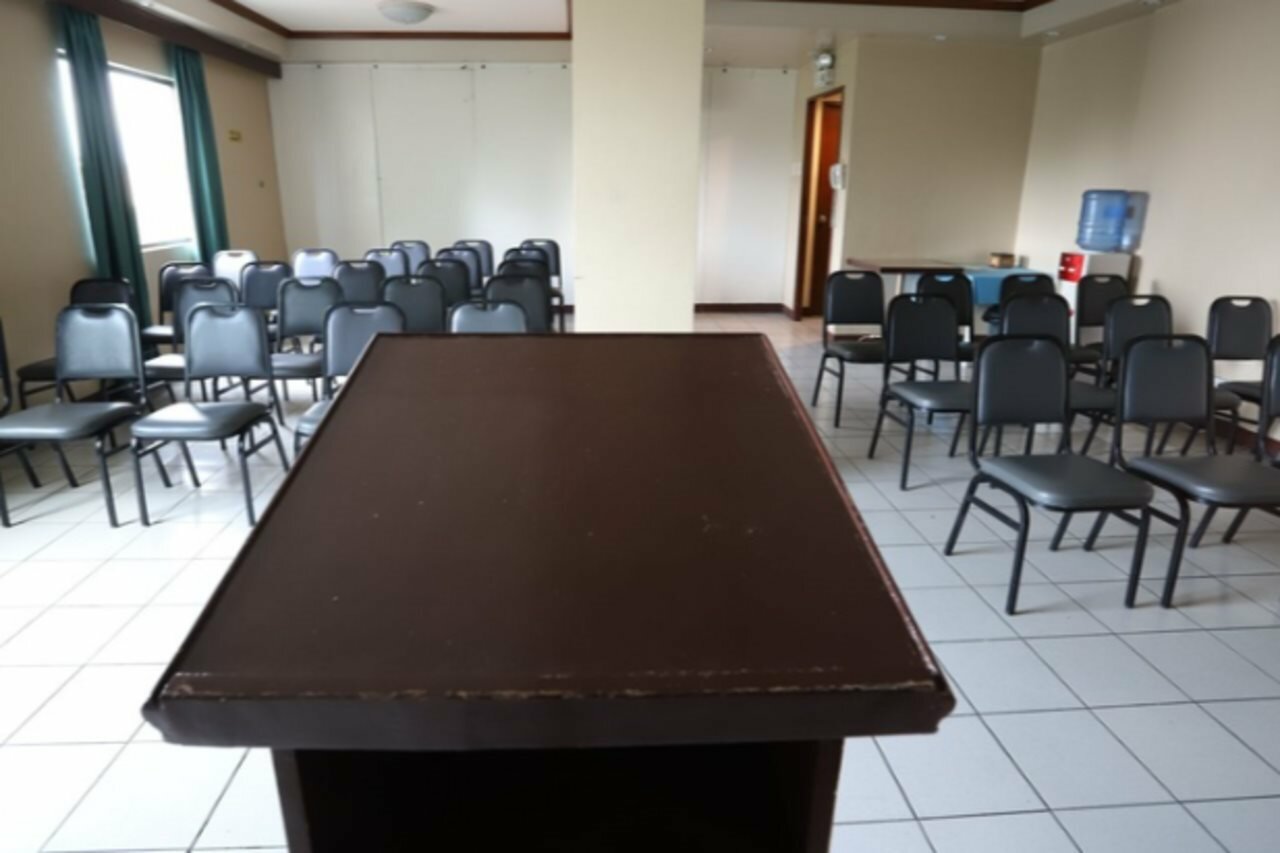 Фото Oyo 210 Apple Tree Suites