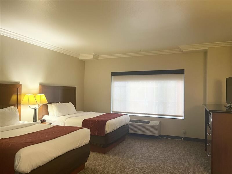 Фото Comfort Suites Oceanside Camp Pendleton Area