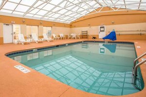 Гостиница Comfort Inn & Suites Ft. Jackson Maingate