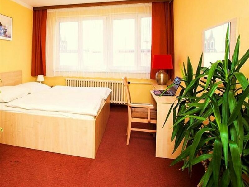 Фото Hotel Charles Central