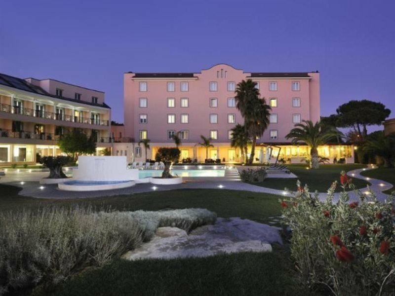 Фото отеля 2