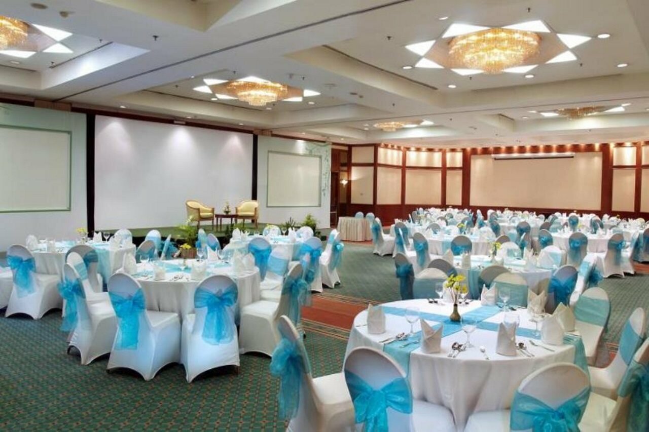 Фото Grand Candi Hotel