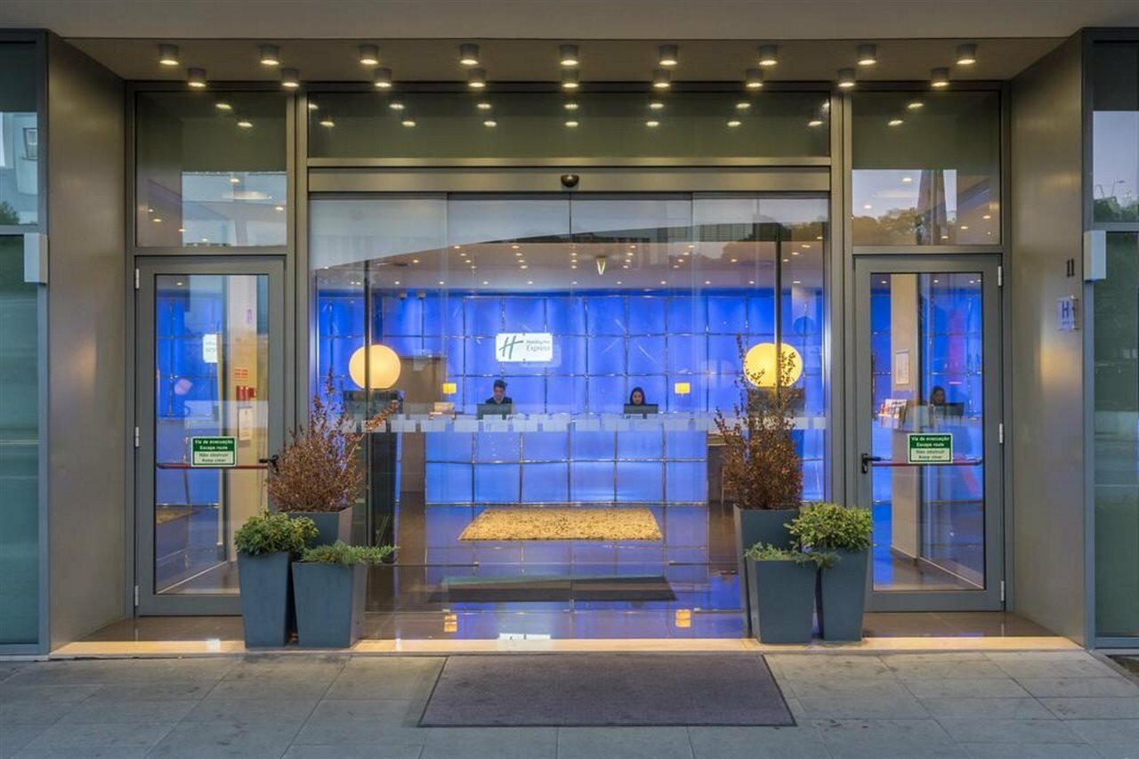 Фото Holiday Inn Express Lisbon Alfragide, an Ihg Hotel