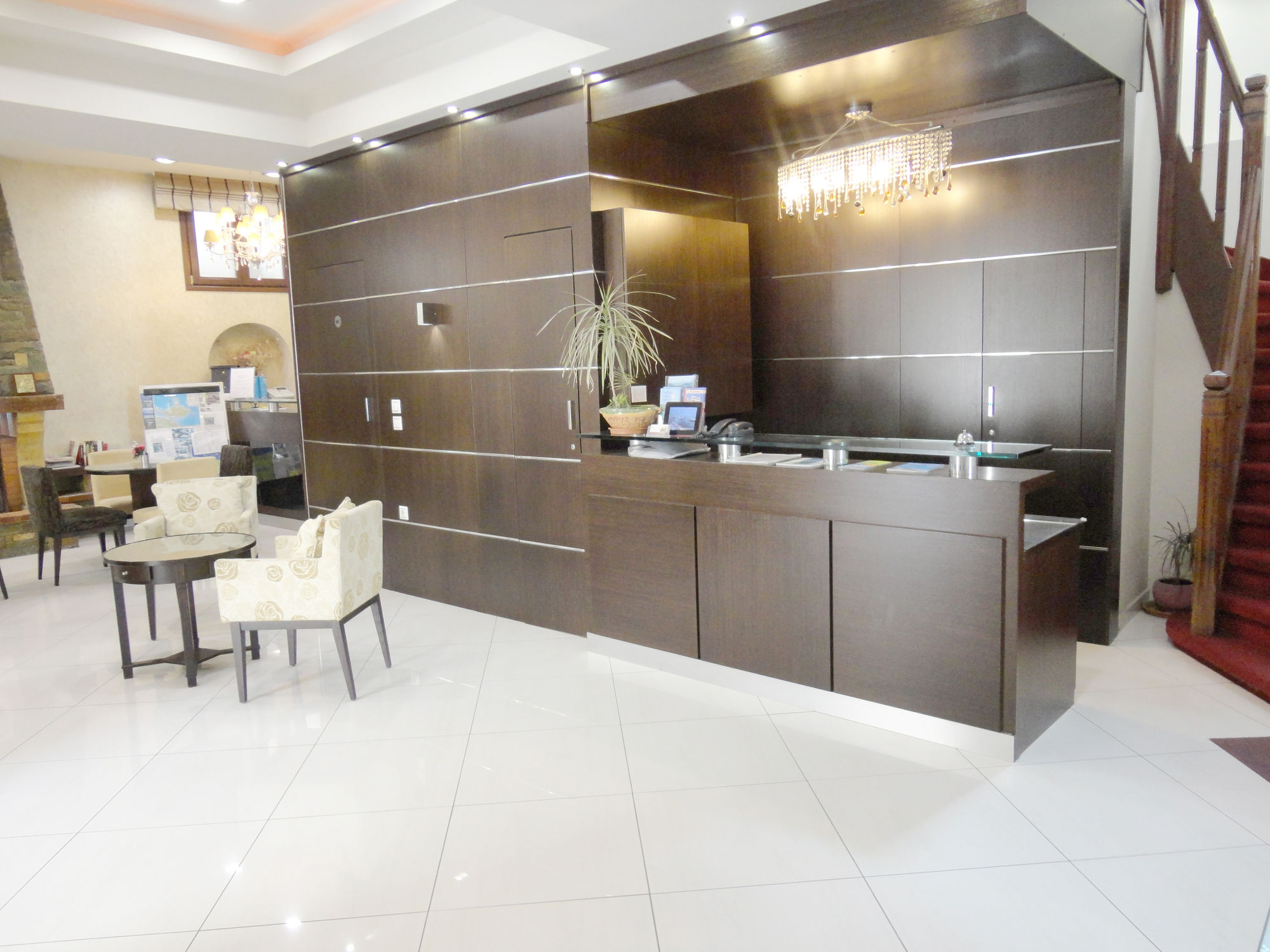 Фото Manessi City Hotel