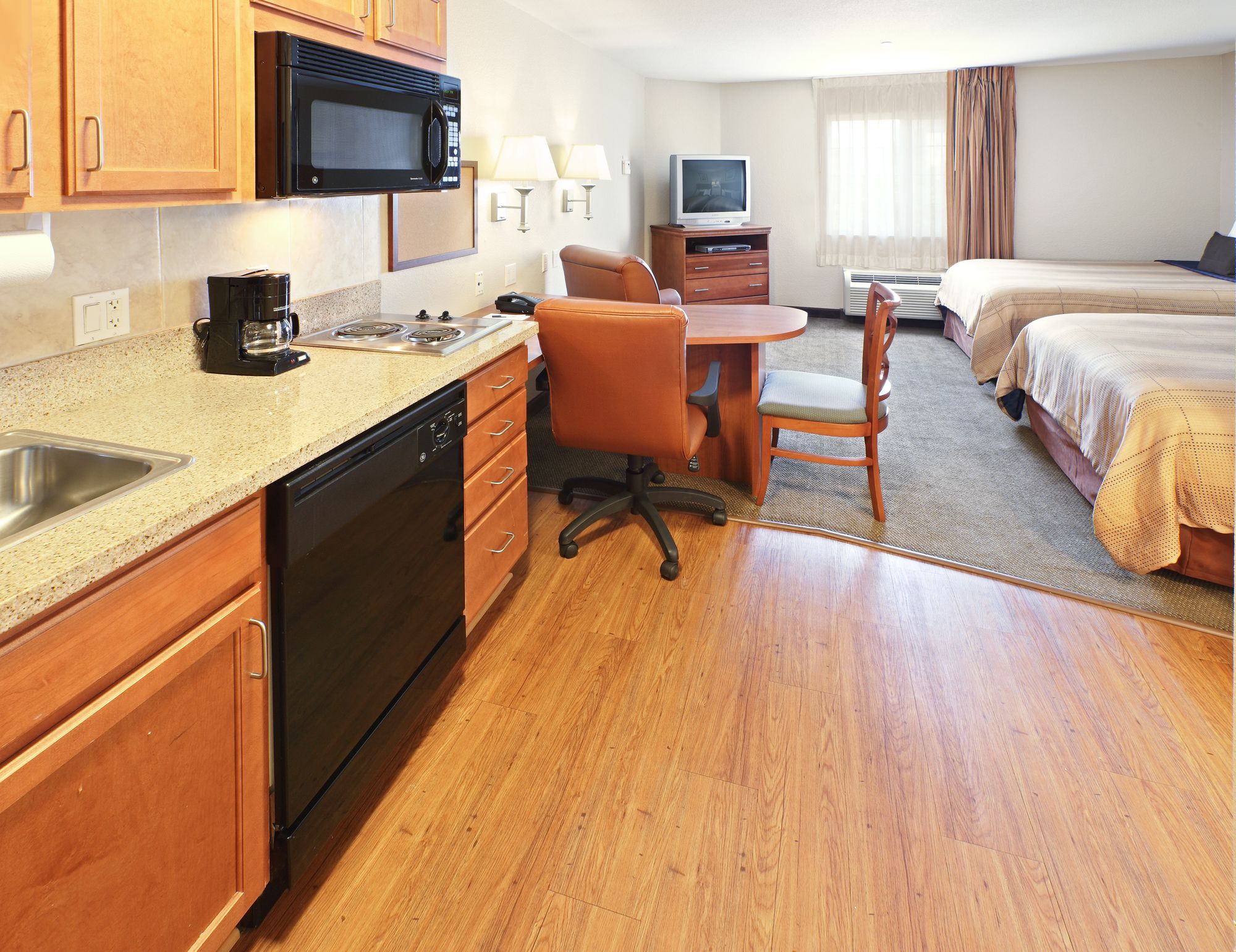 Фото Candlewood Suites West Little Rock, an Ihg Hotel