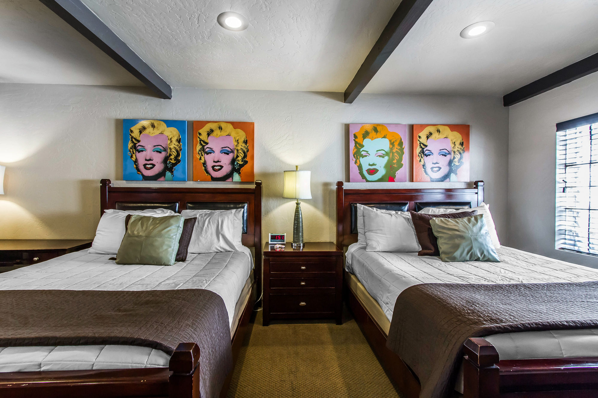 Фото Rodeway Inn & Suites Williams Downtowner - Rte 66