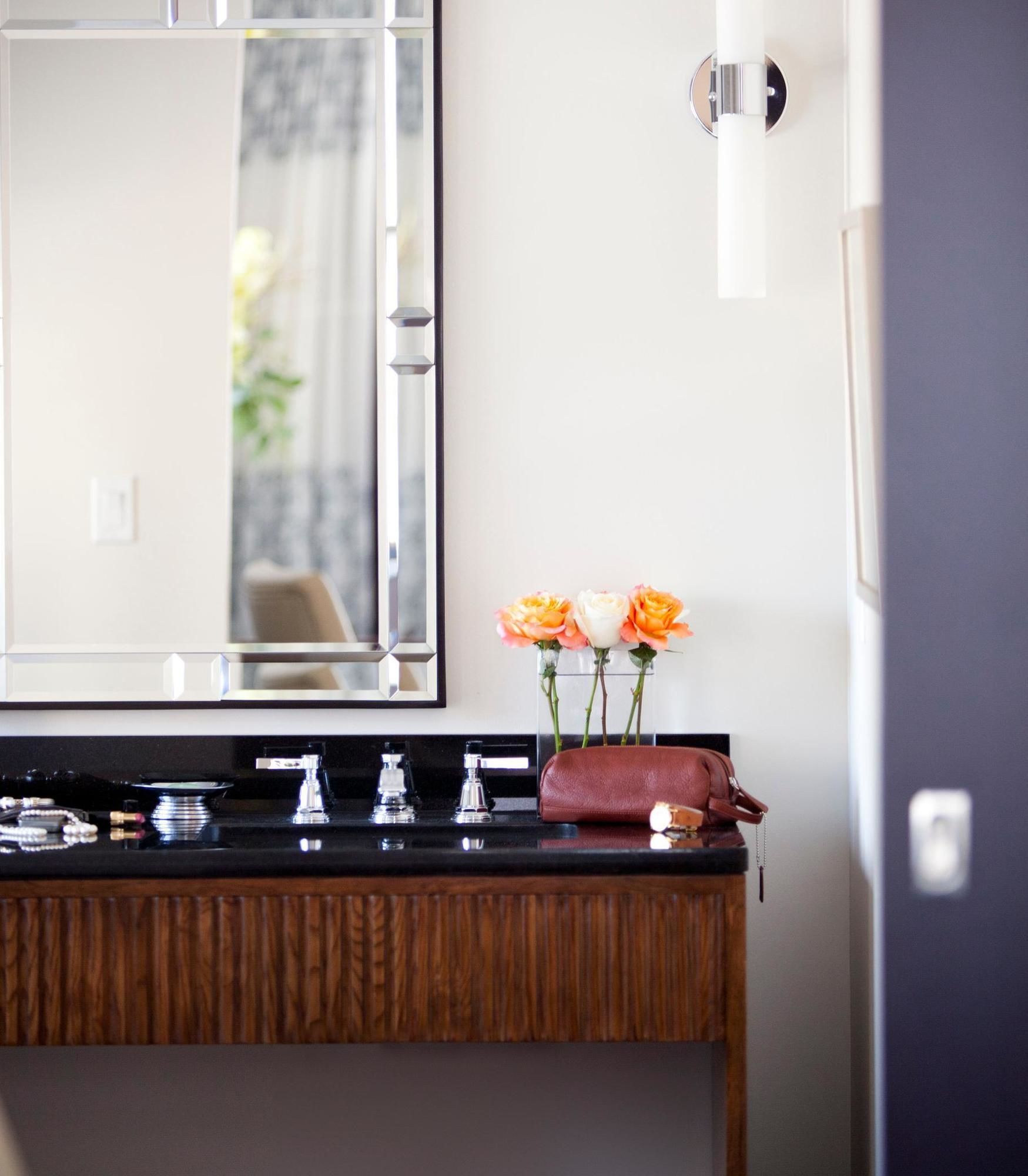 Фото Ambassador Hotel Wichita, Autograph Collection