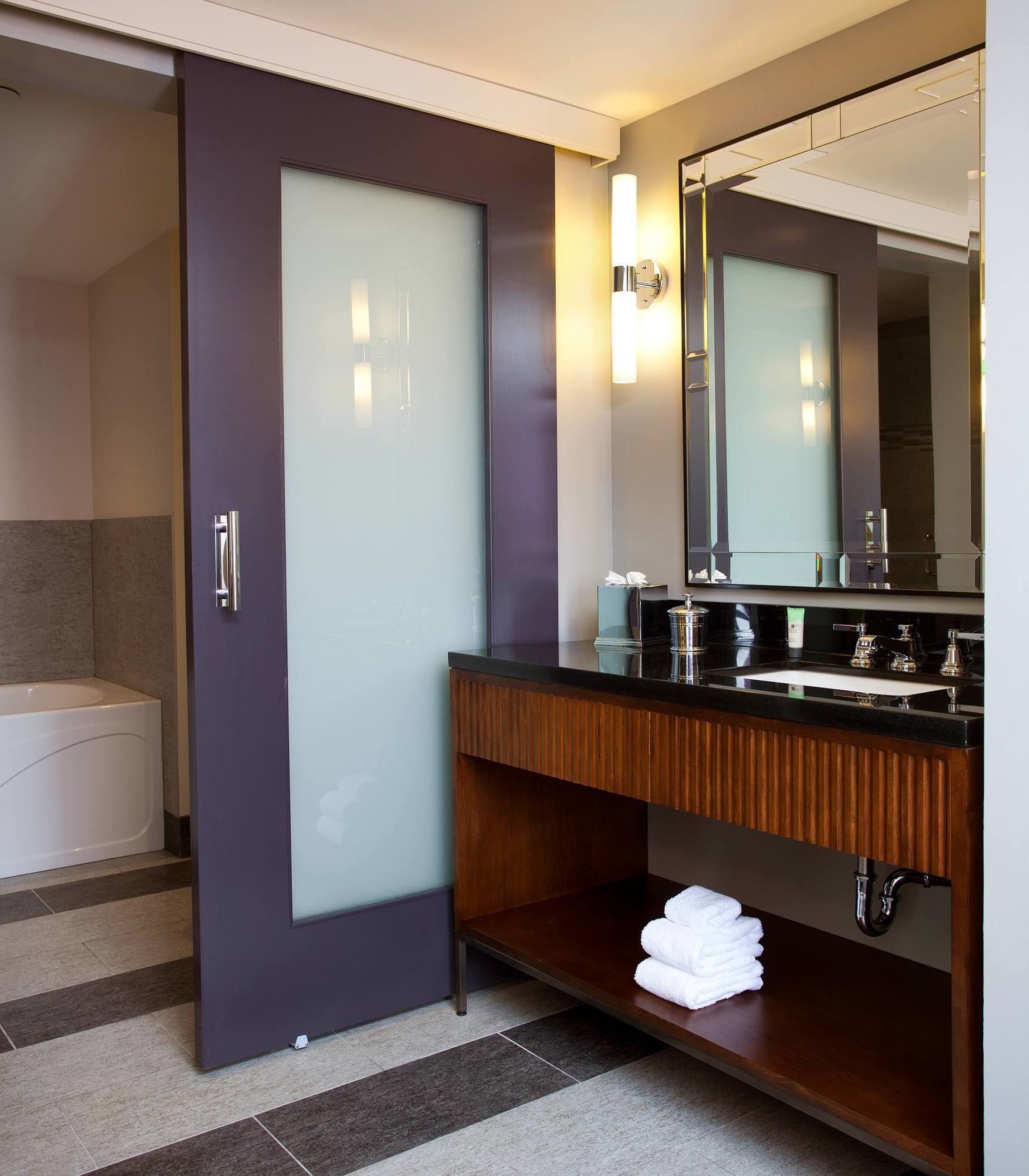 Фото Ambassador Hotel Wichita, Autograph Collection