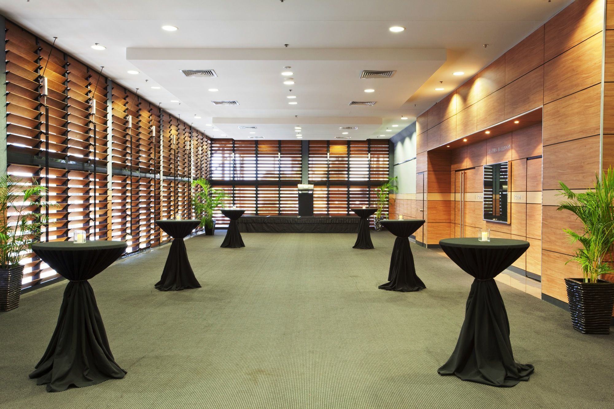 Фото DoubleTree by Hilton Hotel Esplanade Darwin