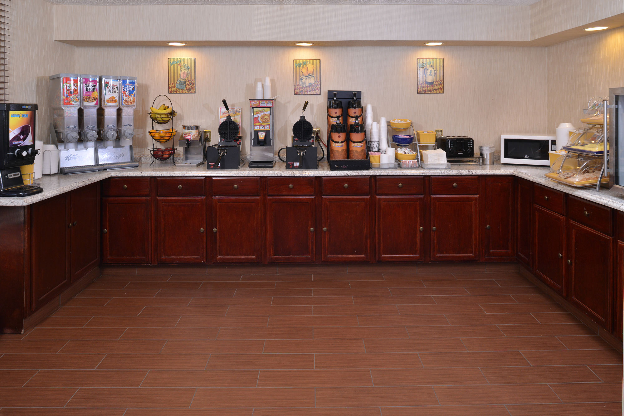 Фото Days Inn by Wyndham Newark Wilmington