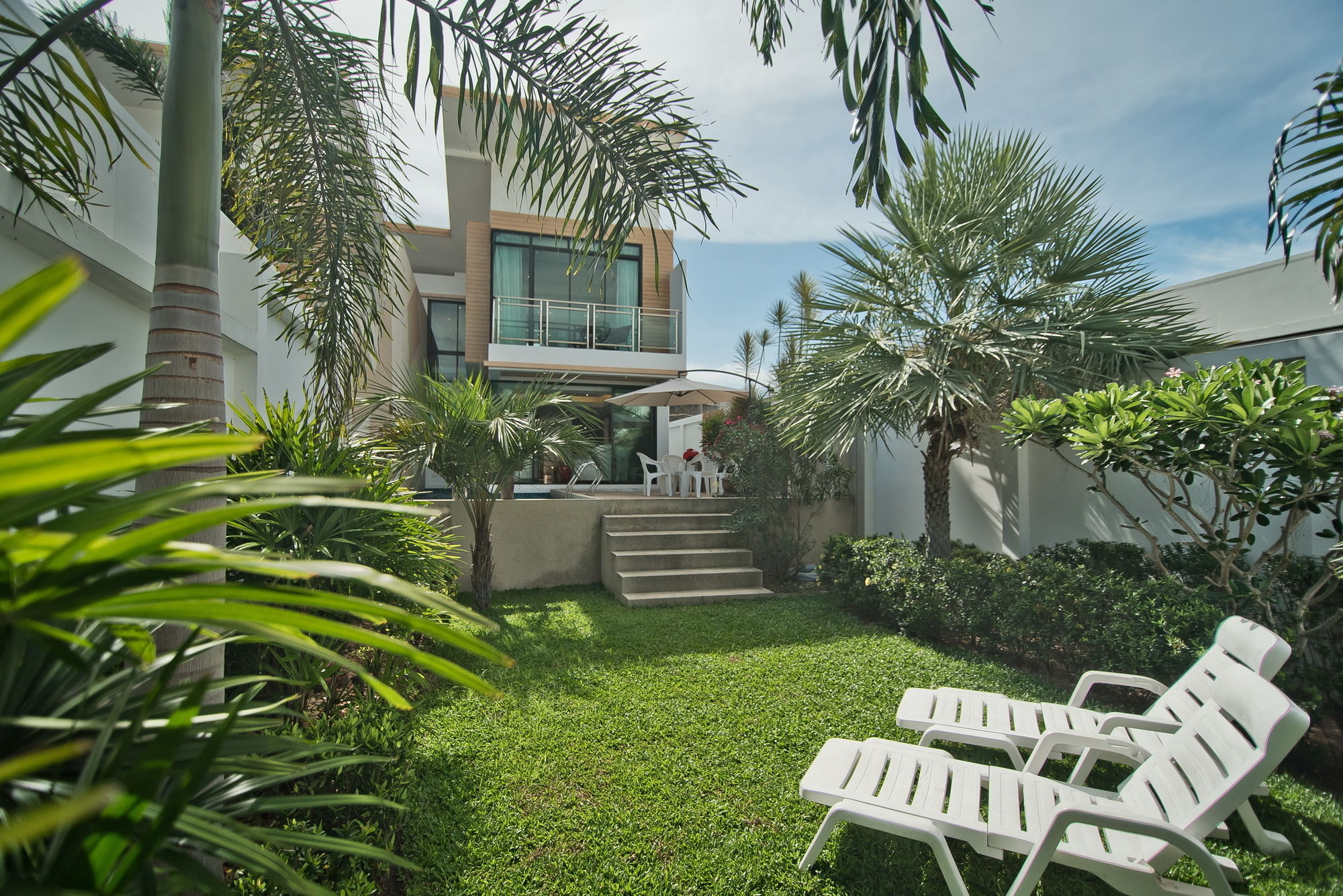 Фото Tropicana Pool Villa