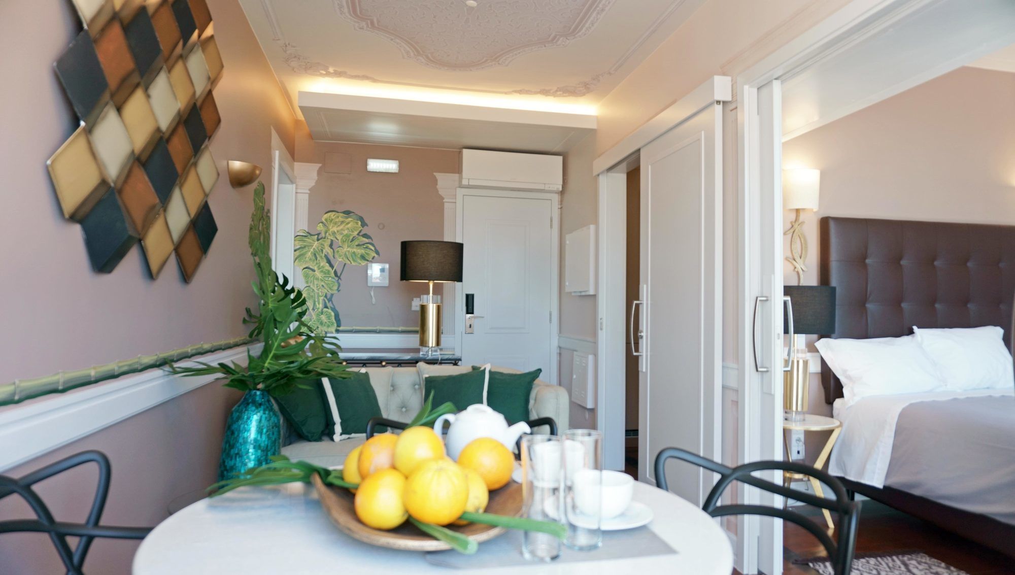 Фото Lisbon Colours Bairro Alto Apartments