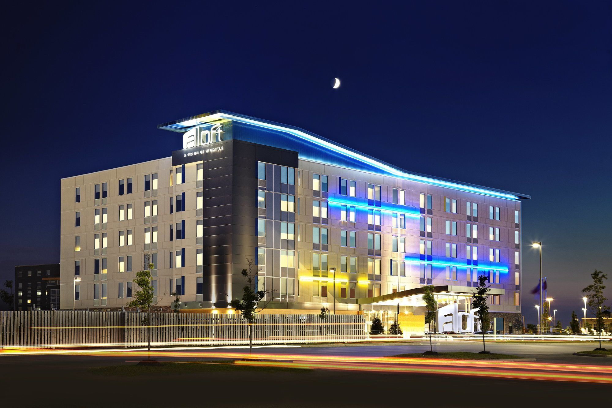 Фото Aloft Vaughan Mills