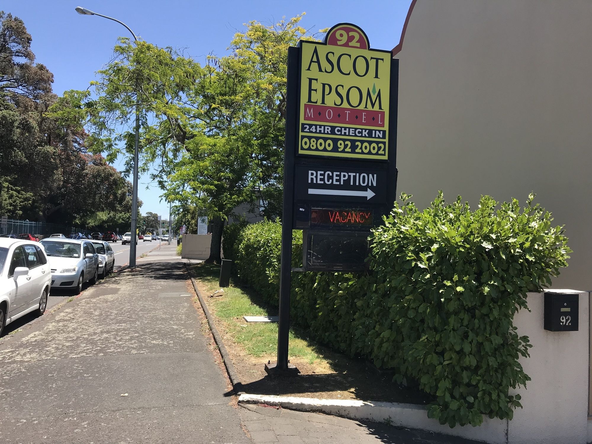 Фото Ascot Epsom Motel
