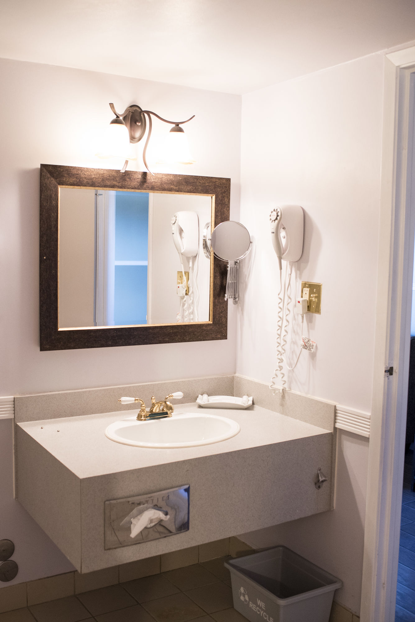 Фото Strata Hotel