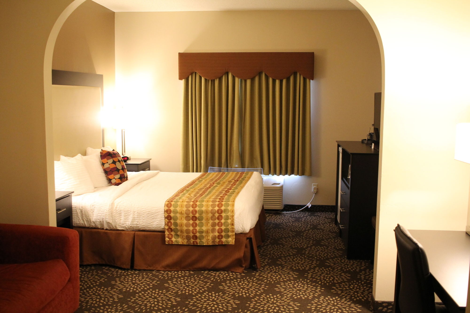 Фото Best Western Plus Des Moines West Inn & Suites