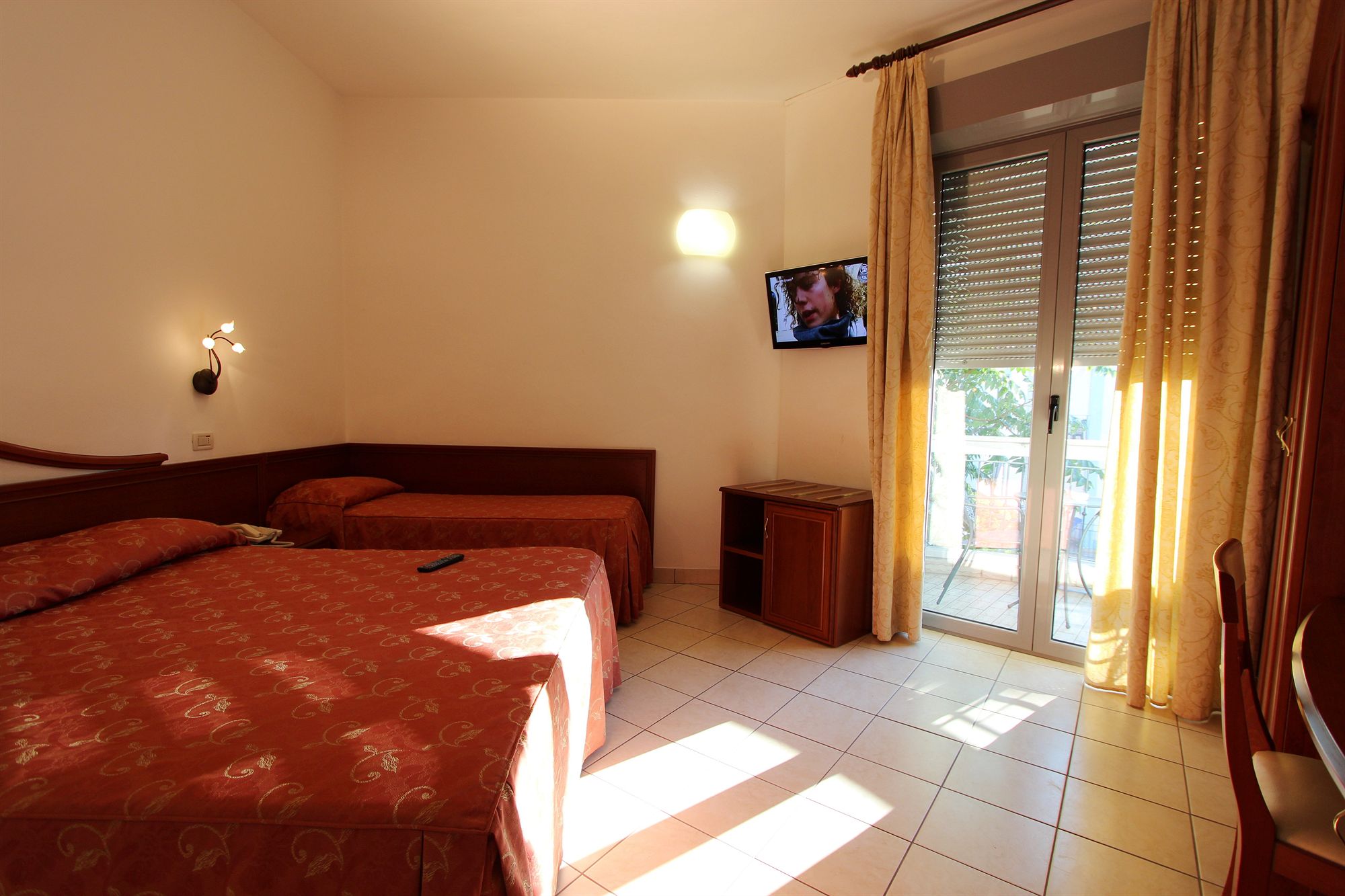 Фото Hotel Sovrana & Re Aqva SPA