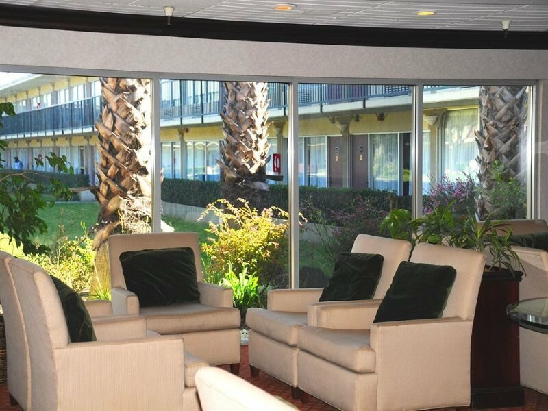 Фото Park Pointe Hotel